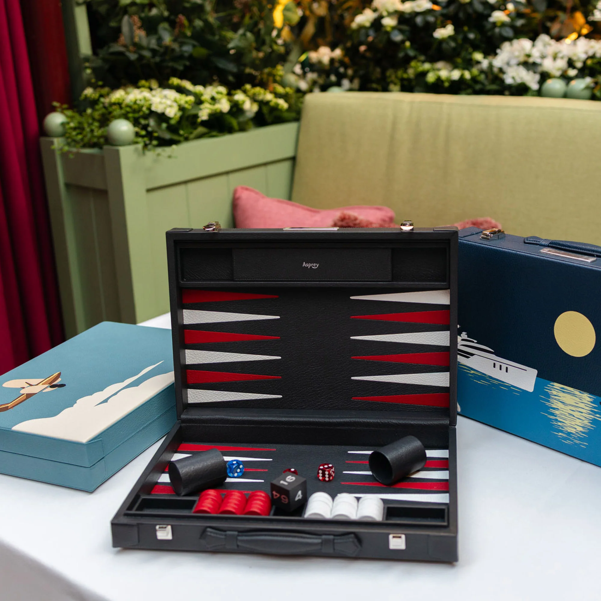 Hanover Small Backgammon in Pebble Grain Leather, Rocket - Image 4