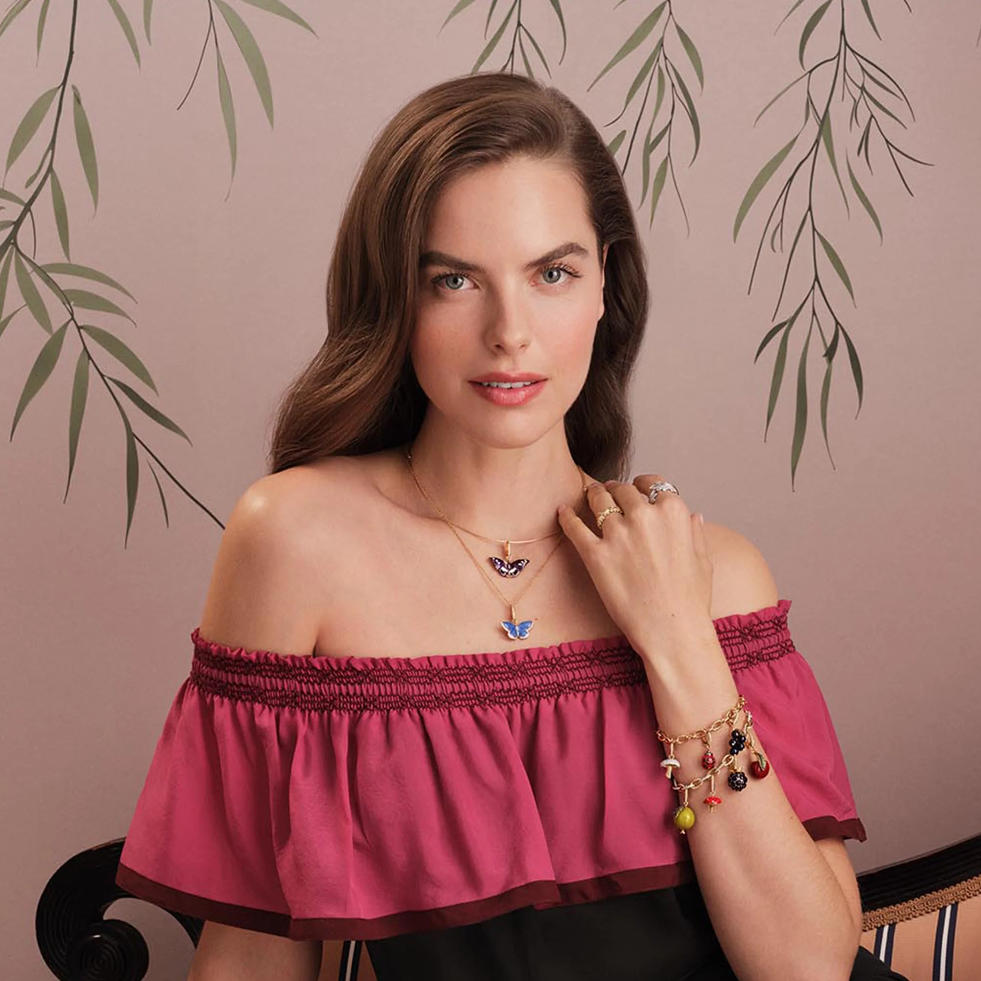 Woodland Blackberry Charm in Enamelled 18ct Yellow Gold with Diamonds - Image 3